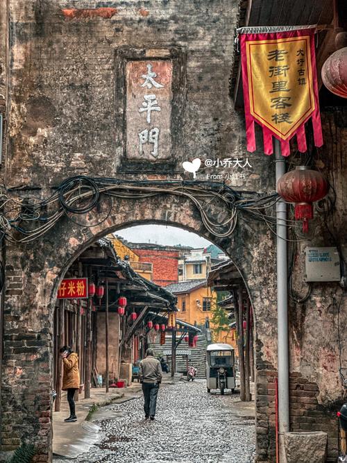 古镇过度商业化(过度商业化对古镇旅游业发展的影响)